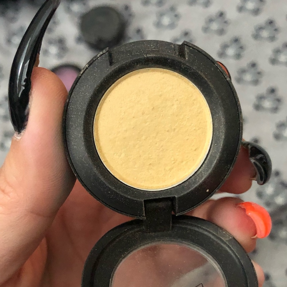 4/$25 MAC EYESHADOW